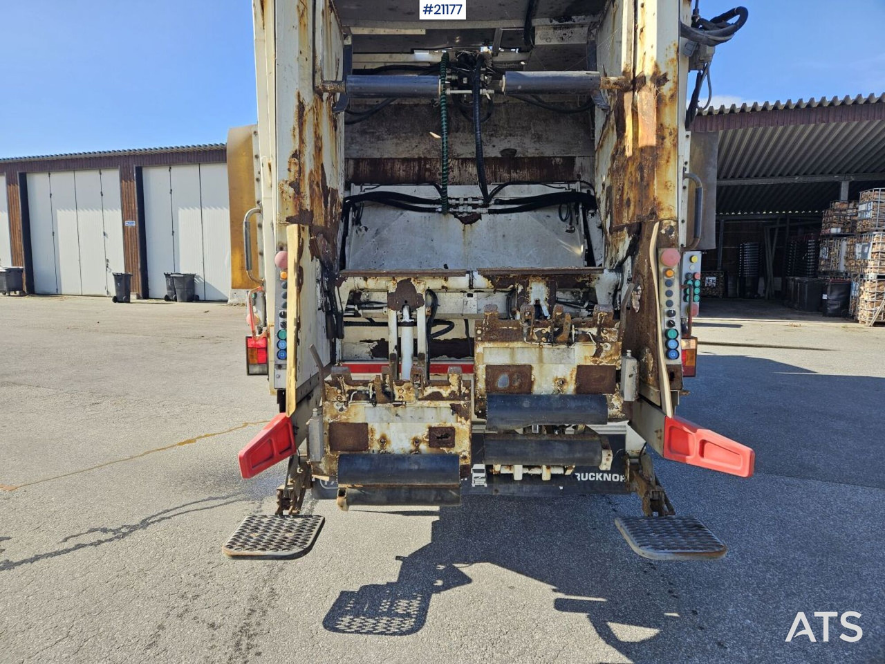 Volvo FM370 6x2 1-kammer komprimatorbil med Zoeller påbygg - Šiukšliavežis: foto 4 Volvo FM370 6x2 1-kammer komprimatorbil med Zoeller påbygg - Šiukšliavežis: foto 4