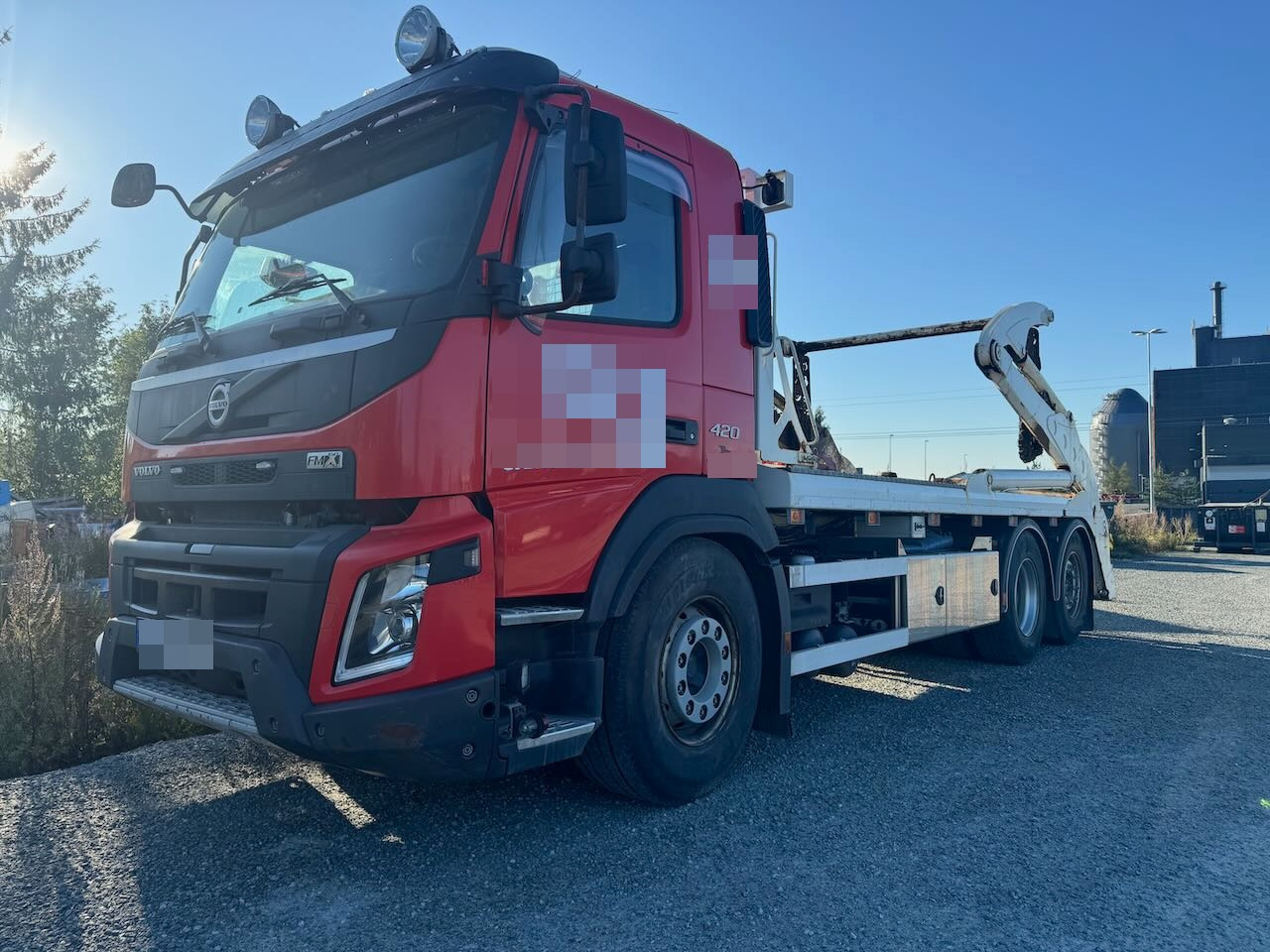 Volvo FMX 420 - Nuožulnaus pakėlimo ant platformos sunkvežimis: foto 1 Volvo FMX 420 - Nuožulnaus pakėlimo ant platformos sunkvežimis: foto 1