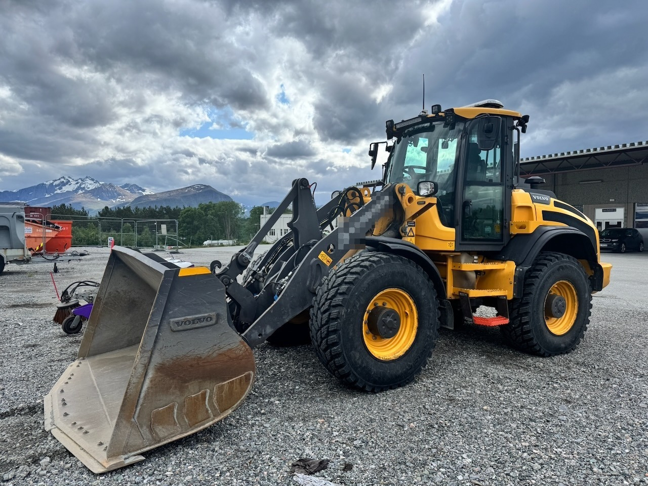 Volvo L45H - Ratinis krautuvas: foto 1 Volvo L45H - Ratinis krautuvas: foto 1