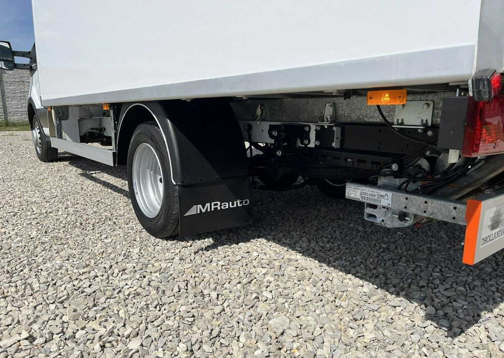 Furgonas su krovinių dėže Ford Transit: foto 18