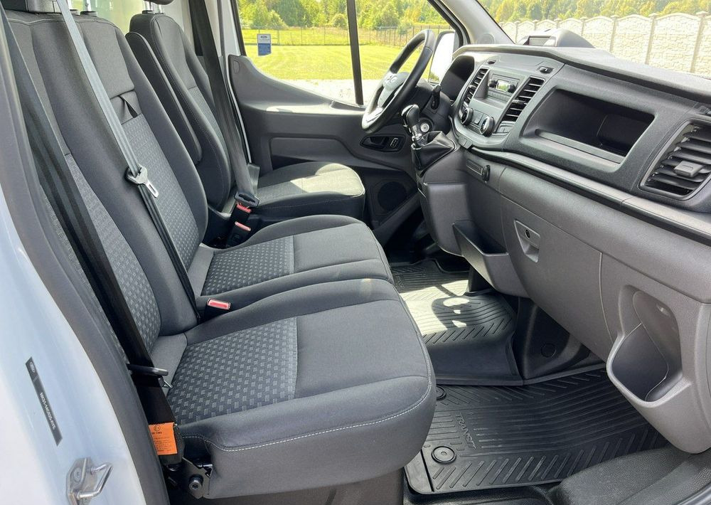 Furgonas su krovinių dėže Ford Transit: foto 11