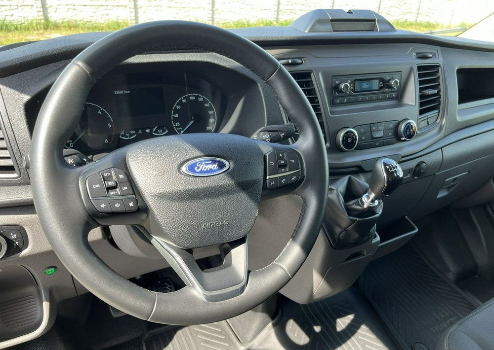 Furgonas su krovinių dėže Ford Transit: foto 12