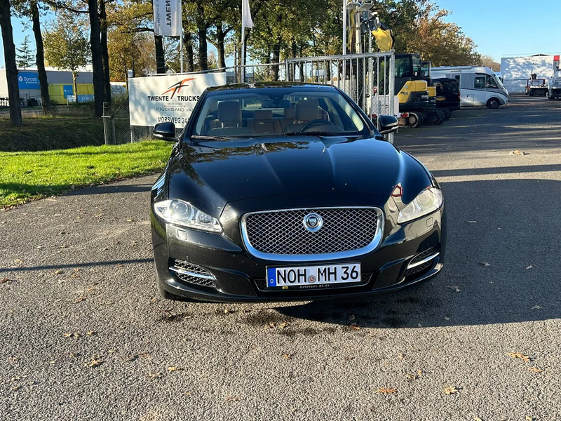 Jaguar XJ 3.0 V6D 275 PK /AUTOM / PANO DAK / VOL LEDER / MERIDAN / EXPORT PRICE - Sedanas: foto 4 Jaguar XJ 3.0 V6D 275 PK /AUTOM / PANO DAK / VOL LEDER / MERIDAN / EXPORT PRICE - Sedanas: foto 4