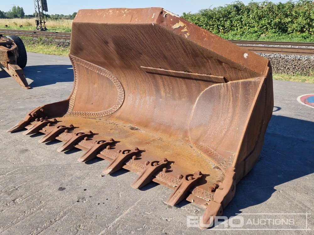 114" Hydraulic Front Loading Tip Bucket to suit Wheeled Loader - Kaušas: foto 1 114" Hydraulic Front Loading Tip Bucket to suit Wheeled Loader - Kaušas: foto 1