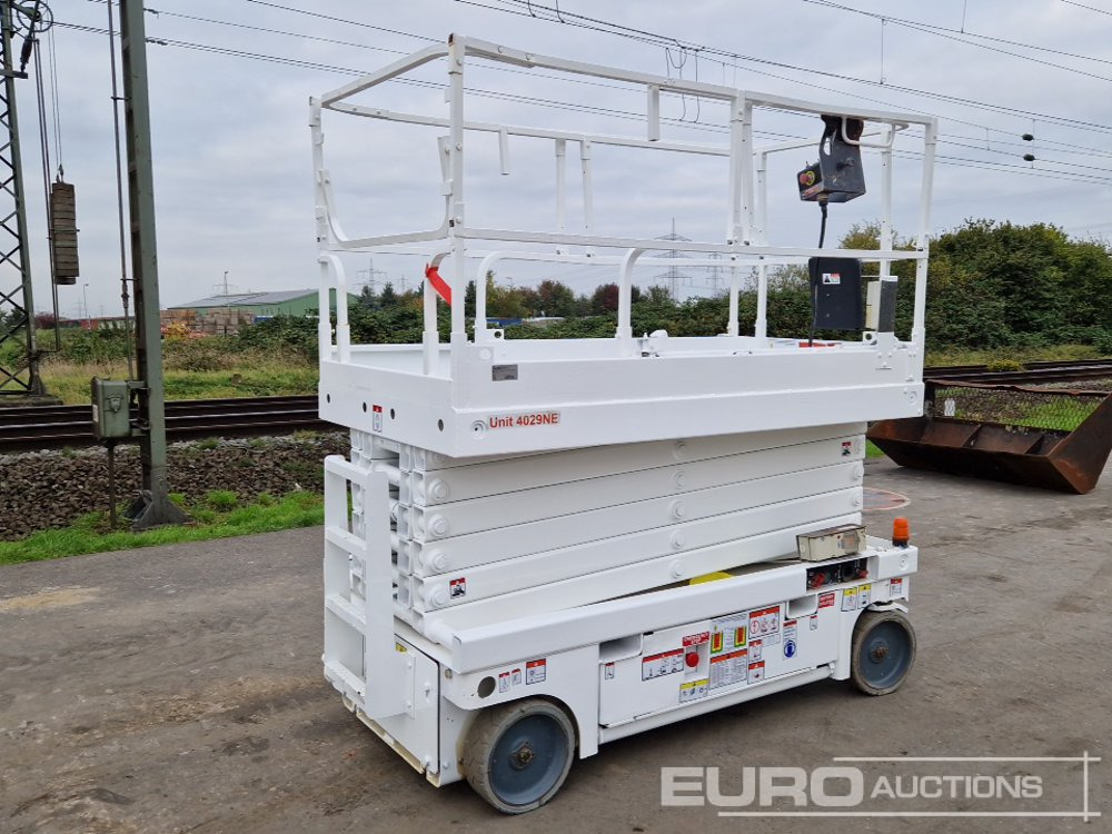 2015 Haulotte Compact 14 - Žirklinis keltuvas: foto 1 2015 Haulotte Compact 14 - Žirklinis keltuvas: foto 1