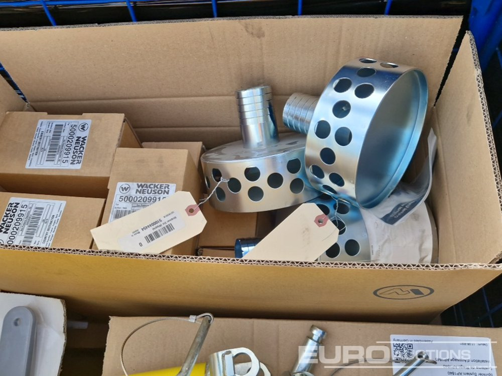 Wacker Neuson Rain Protection Caps, Gas Pressure Regulators, Sprinkler System to Suit Compaction Plate, Bending Heads, Metal Stabilizers - Atsarginės dalys: foto 4 Wacker Neuson Rain Protection Caps, Gas Pressure Regulators, Sprinkler System to Suit Compaction Plate, Bending Heads, Metal Stabilizers - Atsarginės dalys: foto 4