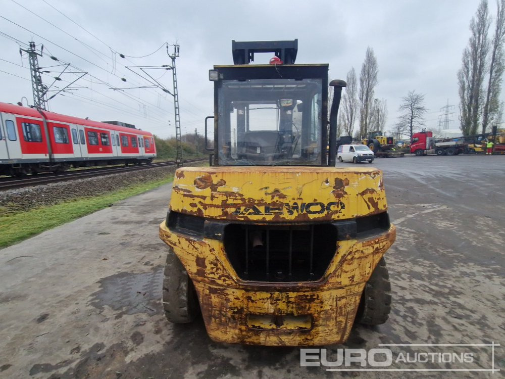 Daewoo D70S-2 - Šakinis krautuvas: foto 4 Daewoo D70S-2 - Šakinis krautuvas: foto 4