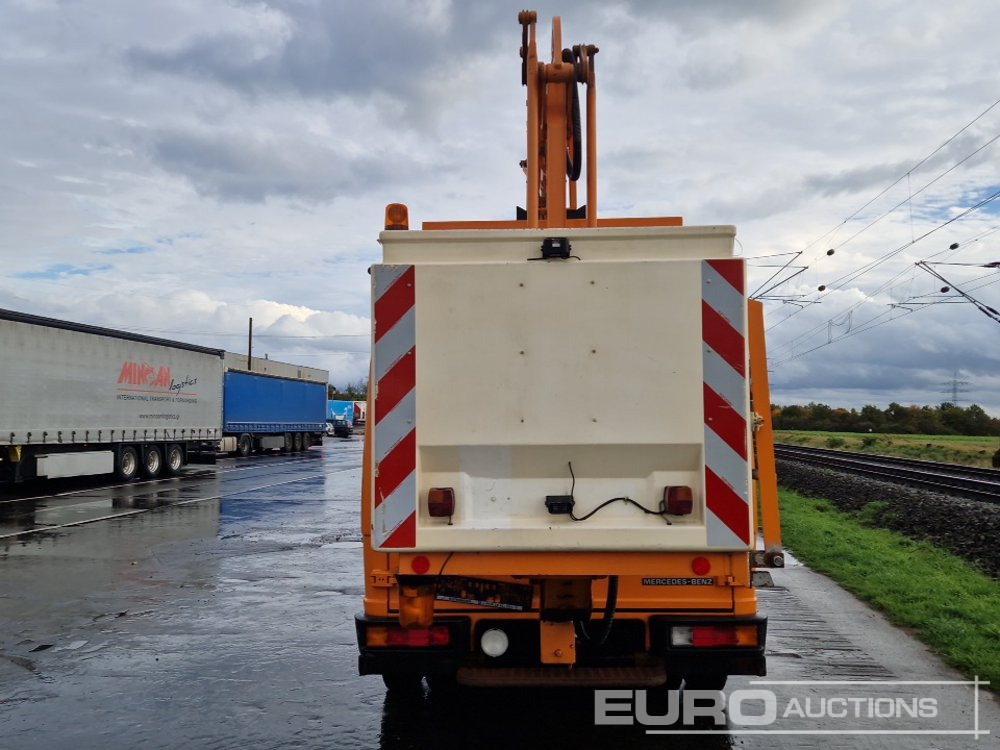 Mercedes 612D - Autobokštelio: foto 4 Mercedes 612D - Autobokštelio: foto 4