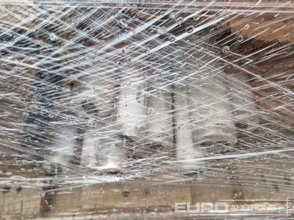 Pallet of Fluorescent Tubes - Statybinė įranga: foto 4 Pallet of Fluorescent Tubes - Statybinė įranga: foto 4