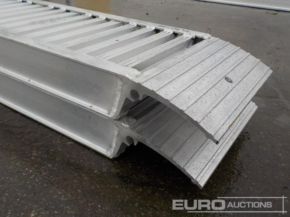 Unused CLM 85.25 Aluminium Loading Ramps (2of) 2920kg Capacity, 2500mm Length - Krovos rampa: foto 4 Unused CLM 85.25 Aluminium Loading Ramps (2of) 2920kg Capacity, 2500mm Length - Krovos rampa: foto 4