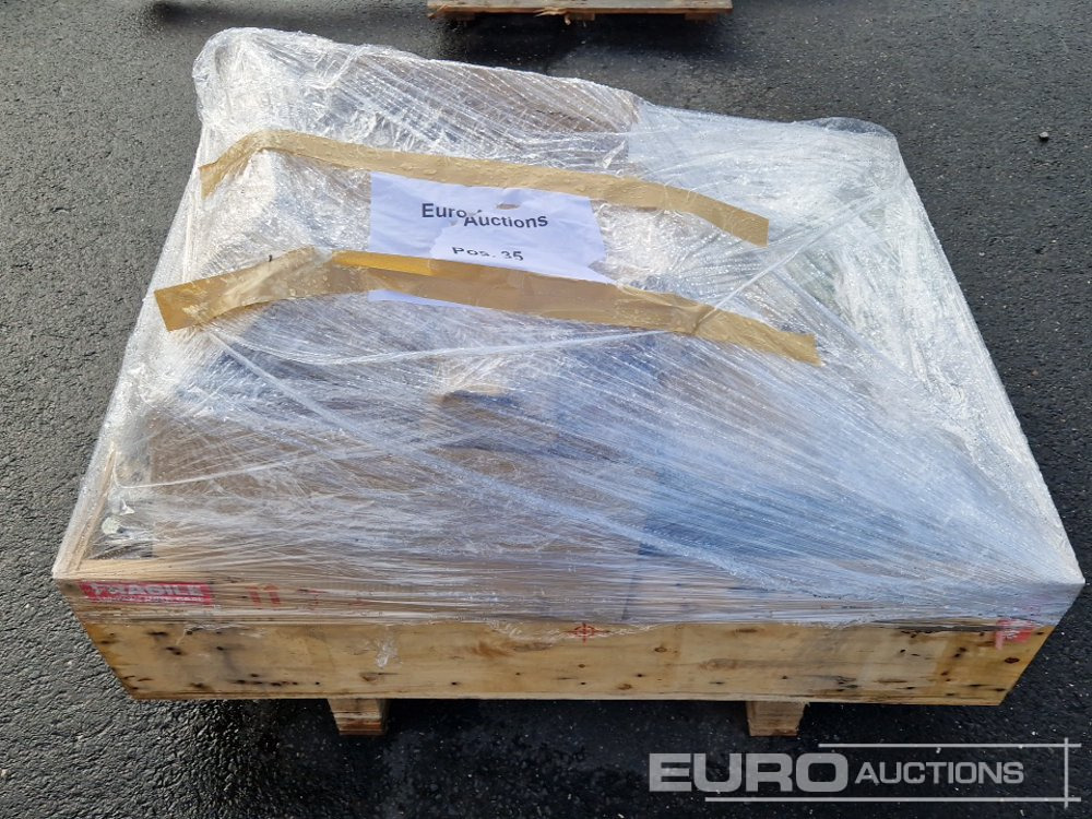 Unused Pallet of Assorted Spare Parts, Hitachi, Fuchs, Deutz - Variklis: foto 1 Unused Pallet of Assorted Spare Parts, Hitachi, Fuchs, Deutz - Variklis: foto 1