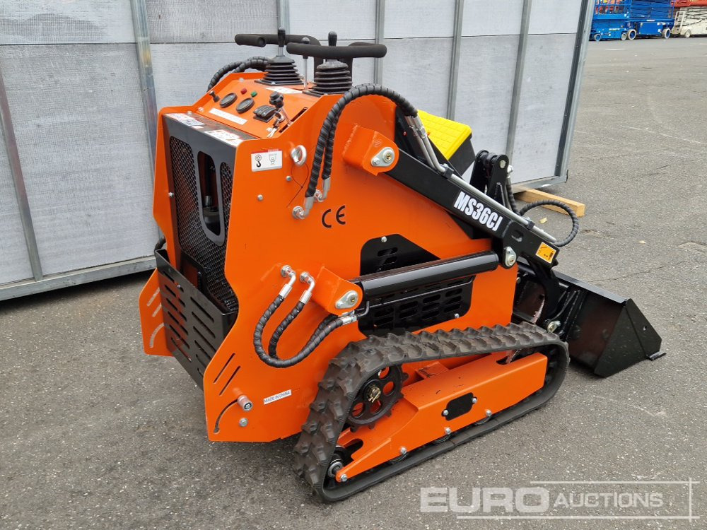 Unused Tracked Skidsteer Loader, Piped, Bucket - Vikšrinis mini krautuvas: foto 4 Unused Tracked Skidsteer Loader, Piped, Bucket - Vikšrinis mini krautuvas: foto 4