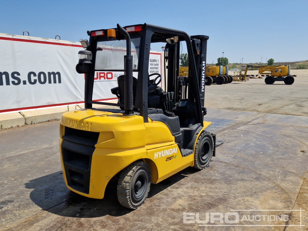 2018 Hyundai 25D-9 - Šakinis krautuvas: foto 5 2018 Hyundai 25D-9 - Šakinis krautuvas: foto 5