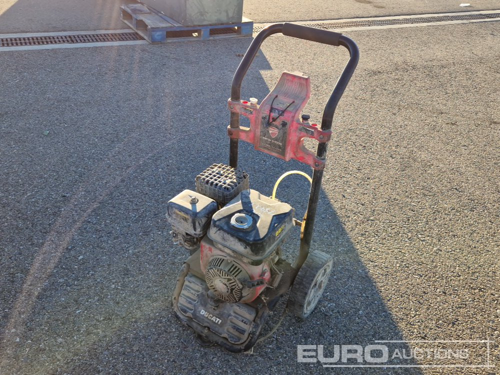 Ducati Gasoline Lawn Mower - Statybinė įranga: foto 1 Ducati Gasoline Lawn Mower - Statybinė įranga: foto 1