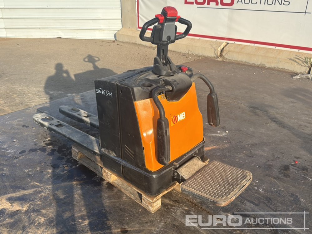 MB Electric Pallet Truck, Charger - Krovimo technika: foto 1 MB Electric Pallet Truck, Charger - Krovimo technika: foto 1