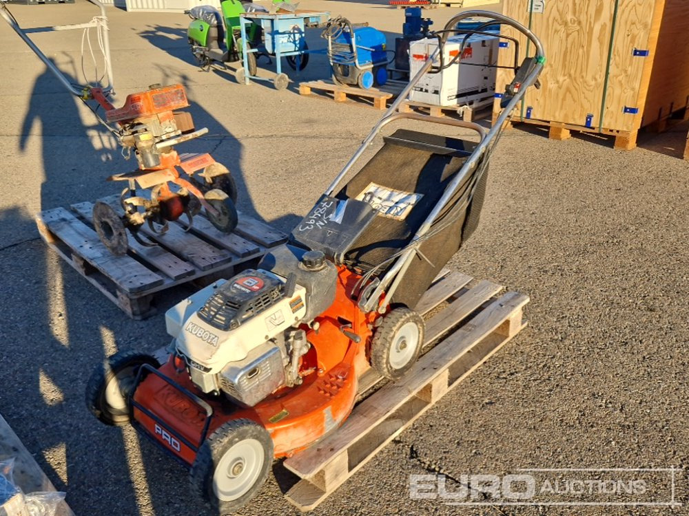 Kubota Gasoline Lawn Mower - Statybinė įranga: foto 1 Kubota Gasoline Lawn Mower - Statybinė įranga: foto 1