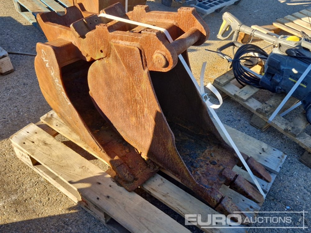 Pallet of Digging Buckets (3 of) - Statybinė įranga: foto 2 Pallet of Digging Buckets (3 of) - Statybinė įranga: foto 2