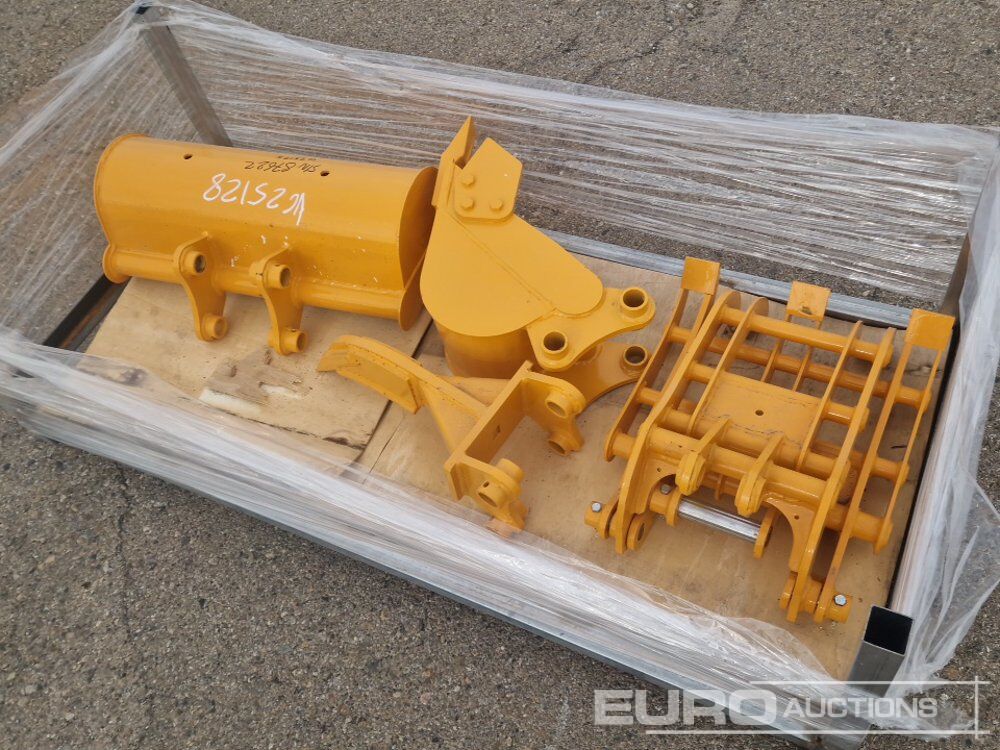 Set of Bucket, Ripper, Rake, Diggin Bucket - Statybinė įranga: foto 1 Set of Bucket, Ripper, Rake, Diggin Bucket - Statybinė įranga: foto 1