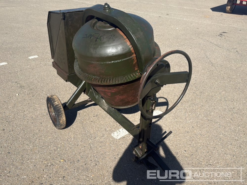 Umacon Concrete Mixer - Betono maišyklė: foto 1 Umacon Concrete Mixer - Betono maišyklė: foto 1