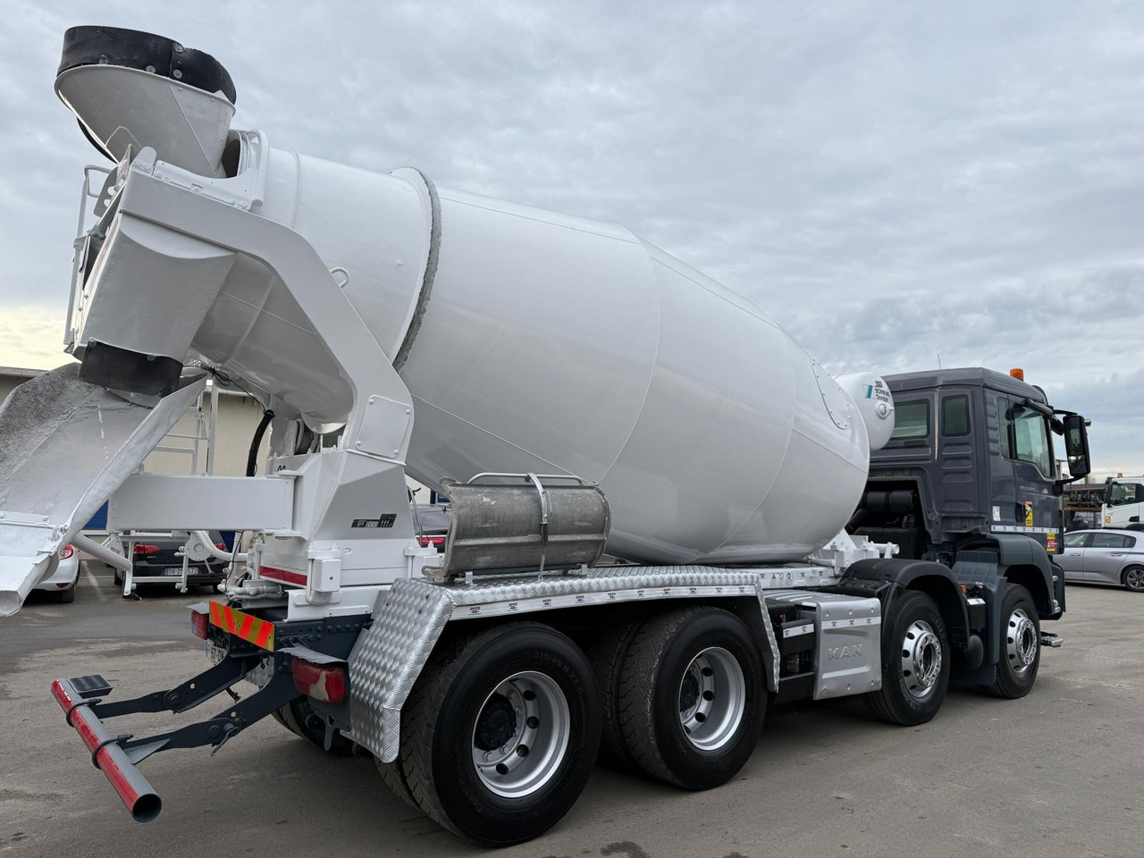 Camion béton MAN TGS 32.420 FF-957-DW - Betonvežis: foto 5 Camion béton MAN TGS 32.420 FF-957-DW - Betonvežis: foto 5