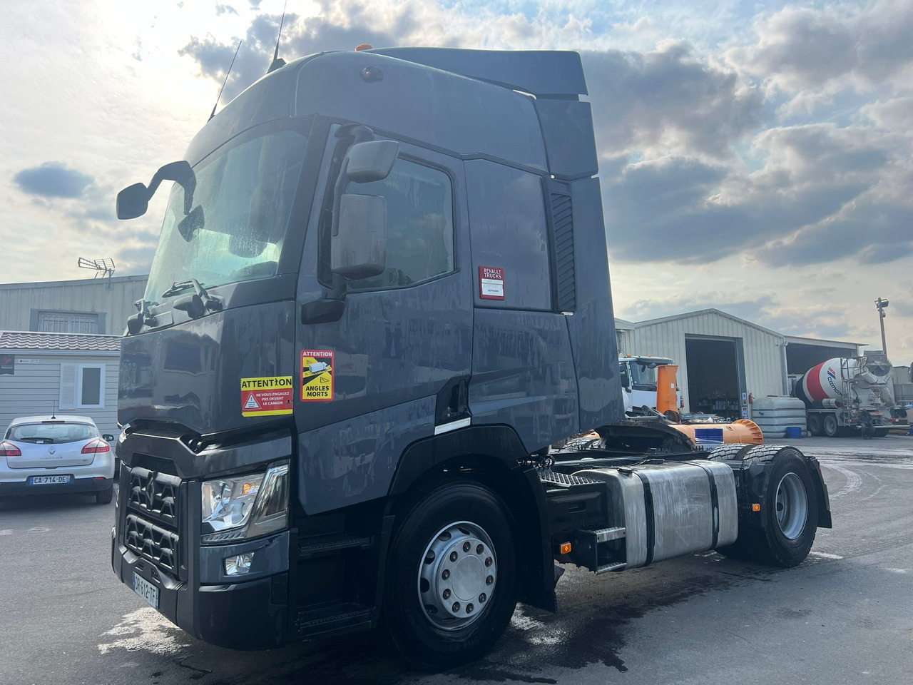 Tracteur Renault DR-612-TF - Vilkikas: foto 2 Tracteur Renault DR-612-TF - Vilkikas: foto 2