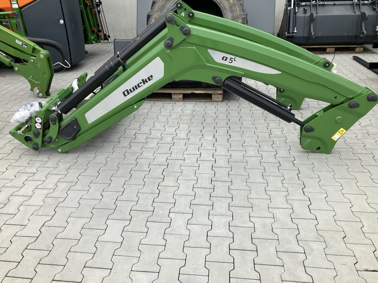 Alö Frontlader Q5 LDM EURO - Traktorius - frontalinis krautuvas: foto 1 Alö Frontlader Q5 LDM EURO - Traktorius - frontalinis krautuvas: foto 1