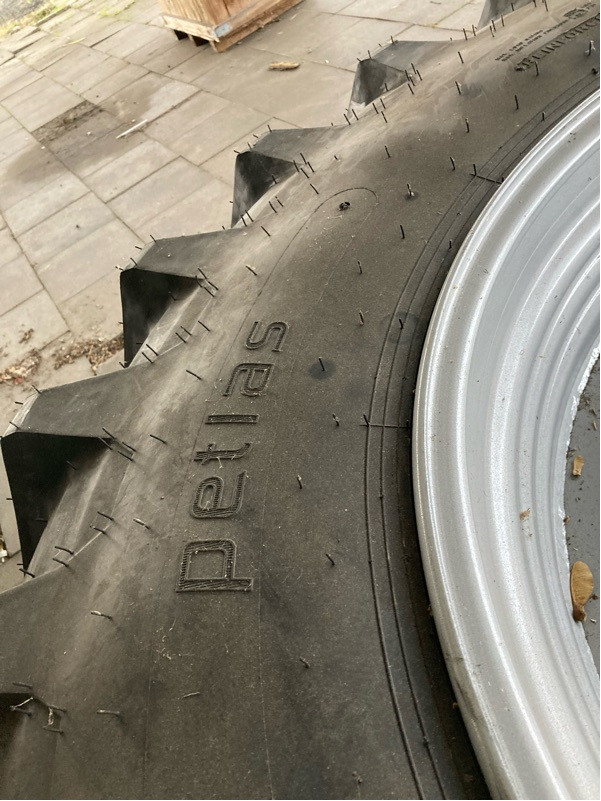 Amazone Komplettrad 520/85R42 2x - Purkštuvas: foto 2 Amazone Komplettrad 520/85R42 2x - Purkštuvas: foto 2
