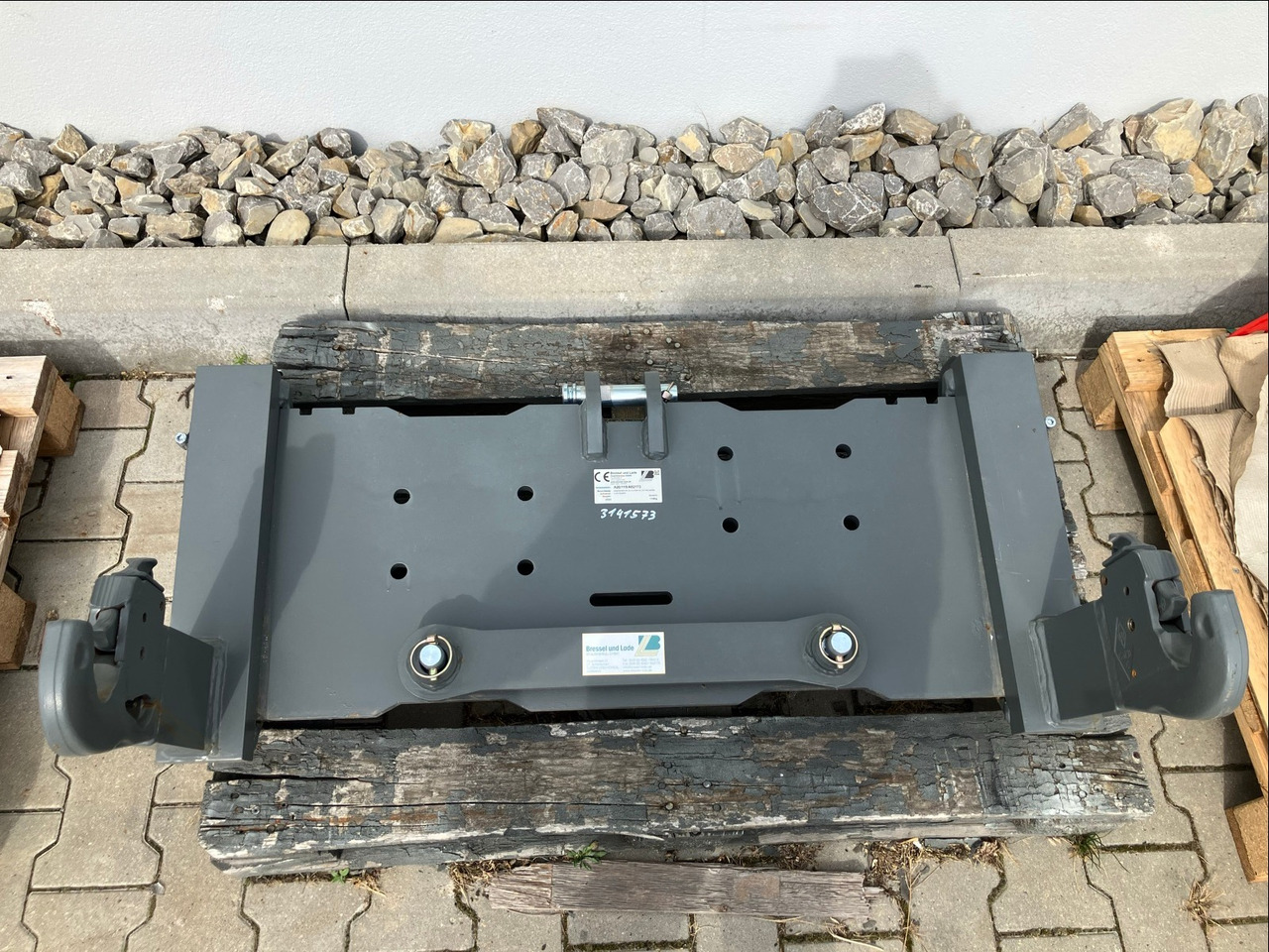 Bressel und Lade Adapterrahmen - Traktorius - frontalinis krautuvas: foto 1 Bressel und Lade Adapterrahmen - Traktorius - frontalinis krautuvas: foto 1