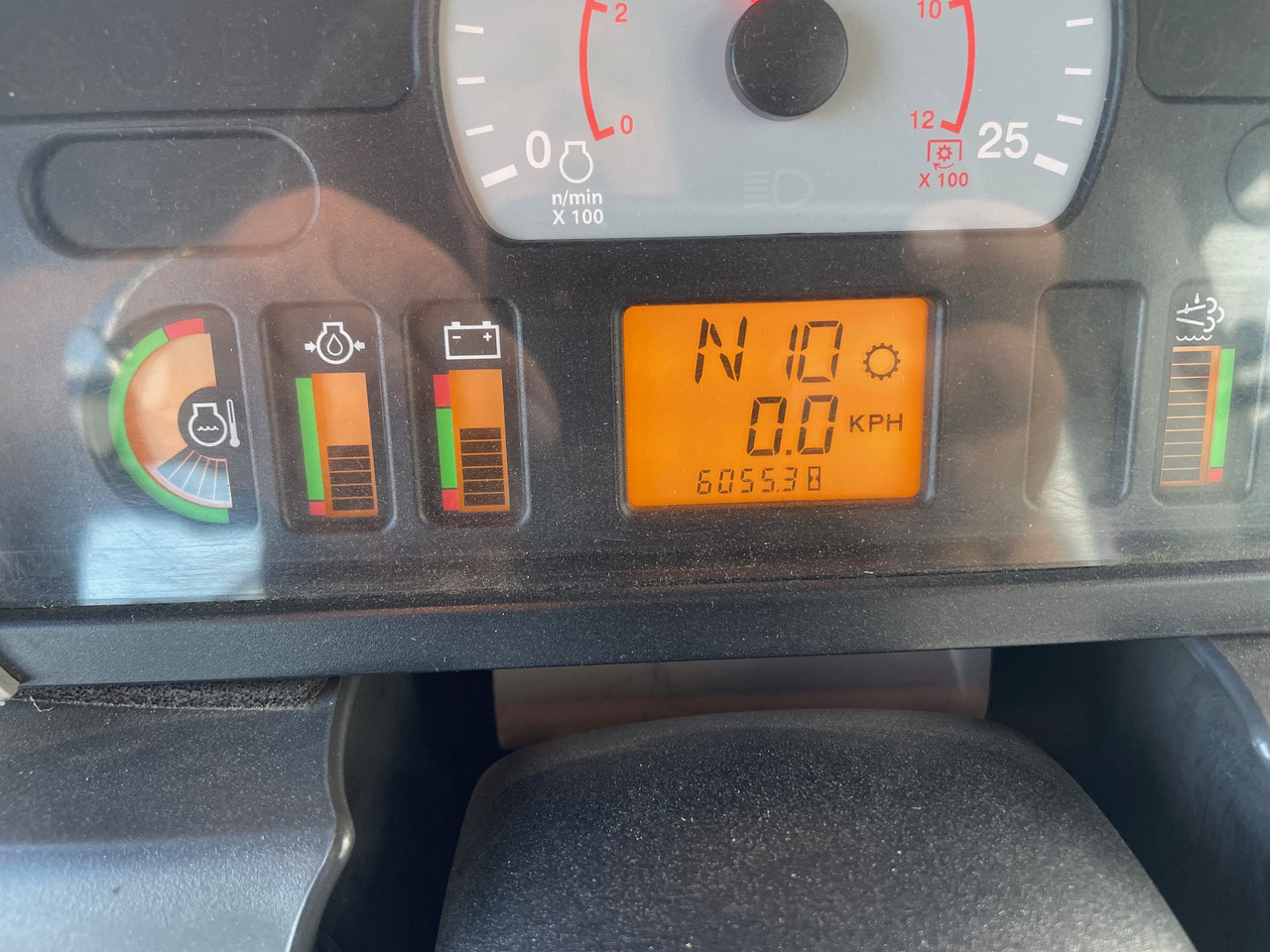Challenger MT 875 E - Traktorius: foto 2 Challenger MT 875 E - Traktorius: foto 2