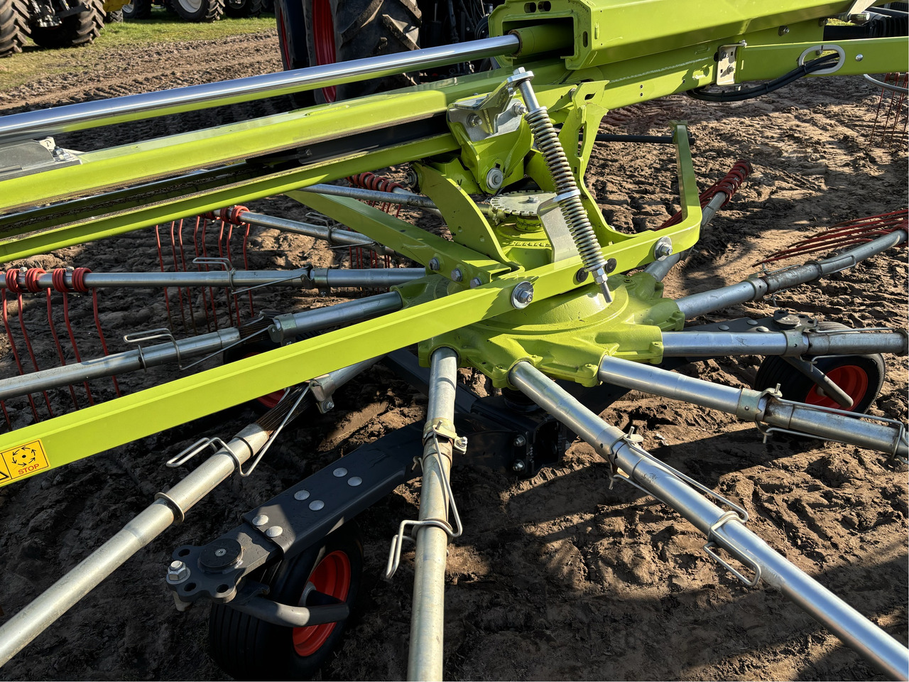 Claas Liner 4800 Trend - Šieno grėblys/ Vartytuvas: foto 2 Claas Liner 4800 Trend - Šieno grėblys/ Vartytuvas: foto 2
