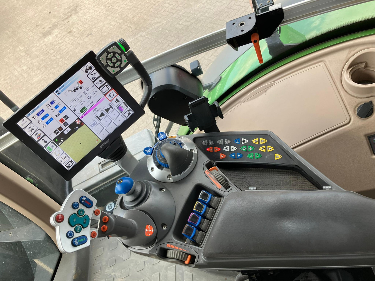 Fendt 1050 Vario Gen2 Profi Plus - Traktorius: foto 2 Fendt 1050 Vario Gen2 Profi Plus - Traktorius: foto 2