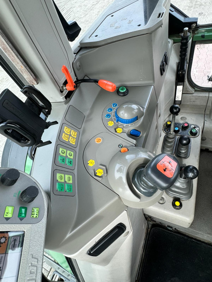 Fendt 409 Vario - Traktorius: foto 4 Fendt 409 Vario - Traktorius: foto 4