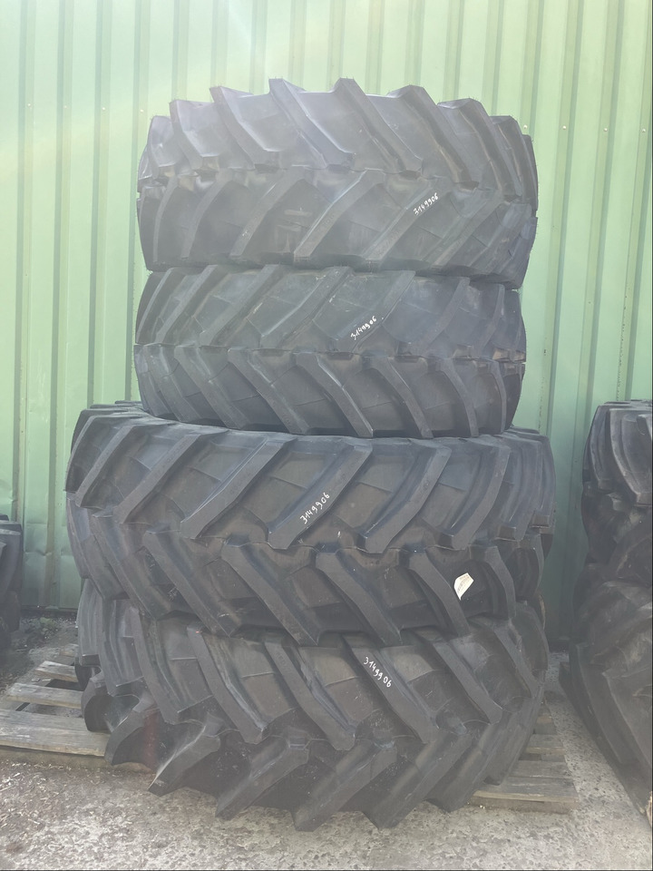 Fendt 580/70R42 u. 540/65R30 - Padangos ir ratlankiai: foto 1 Fendt 580/70R42 u. 540/65R30 - Padangos ir ratlankiai: foto 1