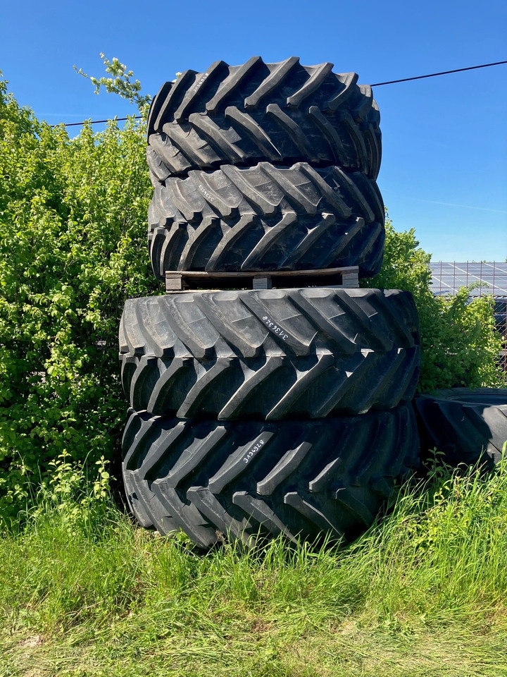 Fendt 650/60R38 750/70R44 - Padangos ir ratlankiai: foto 1 Fendt 650/60R38 750/70R44 - Padangos ir ratlankiai: foto 1