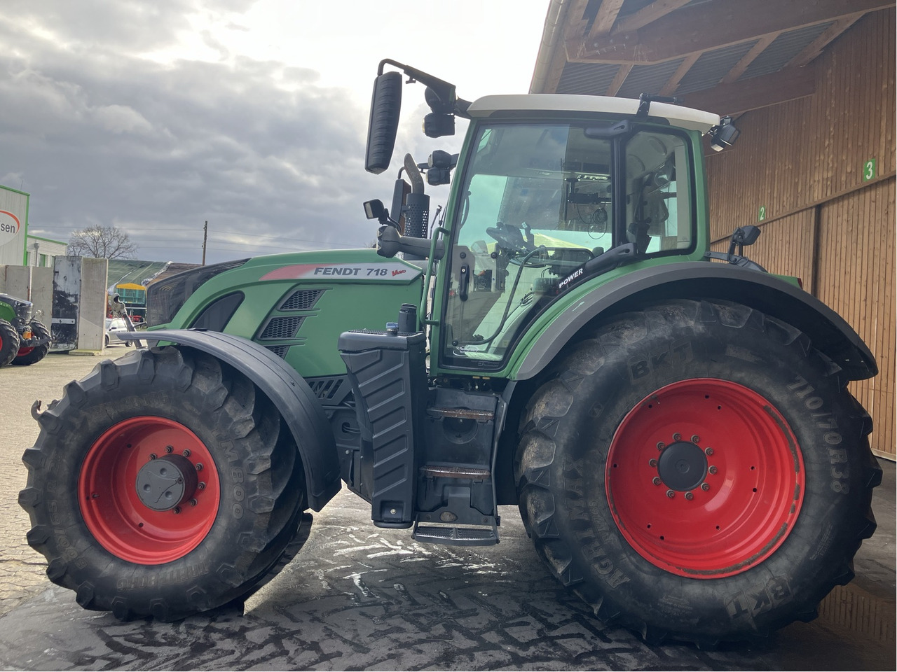 Fendt 718 Vario S4 Power - Traktorius: foto 1 Fendt 718 Vario S4 Power - Traktorius: foto 1