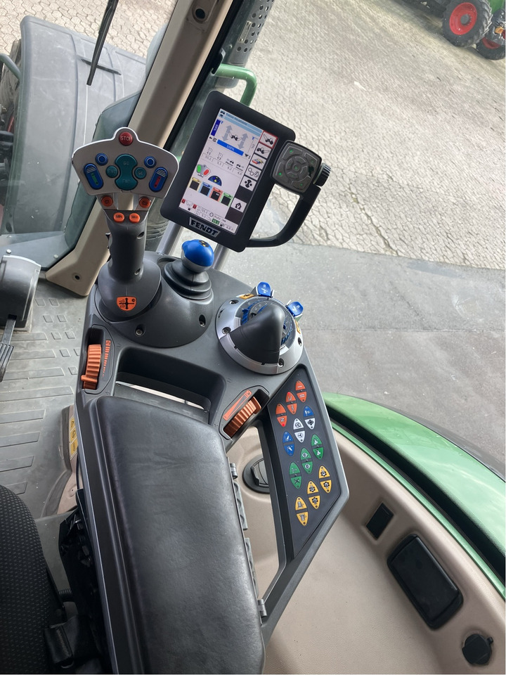 Fendt 718 Vario S4 Power - Traktorius: foto 5 Fendt 718 Vario S4 Power - Traktorius: foto 5