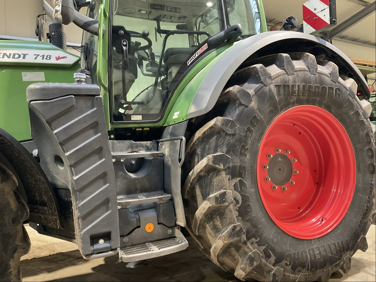 Fendt 718 Vario S4 ProfiPlus - Traktorius: foto 4 Fendt 718 Vario S4 ProfiPlus - Traktorius: foto 4