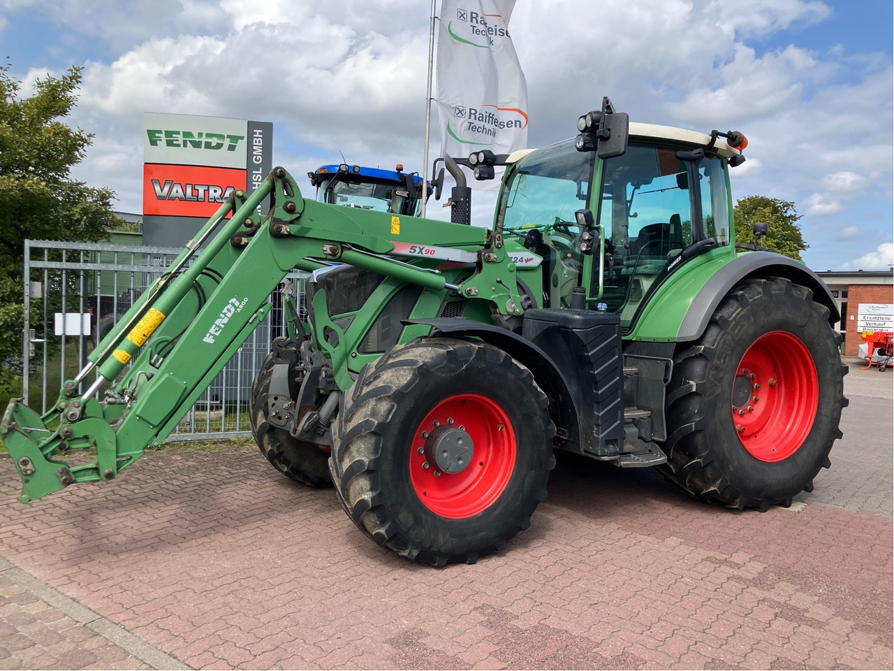 Fendt 724 Vario S4 Power - Traktorius: foto 5 Fendt 724 Vario S4 Power - Traktorius: foto 5
