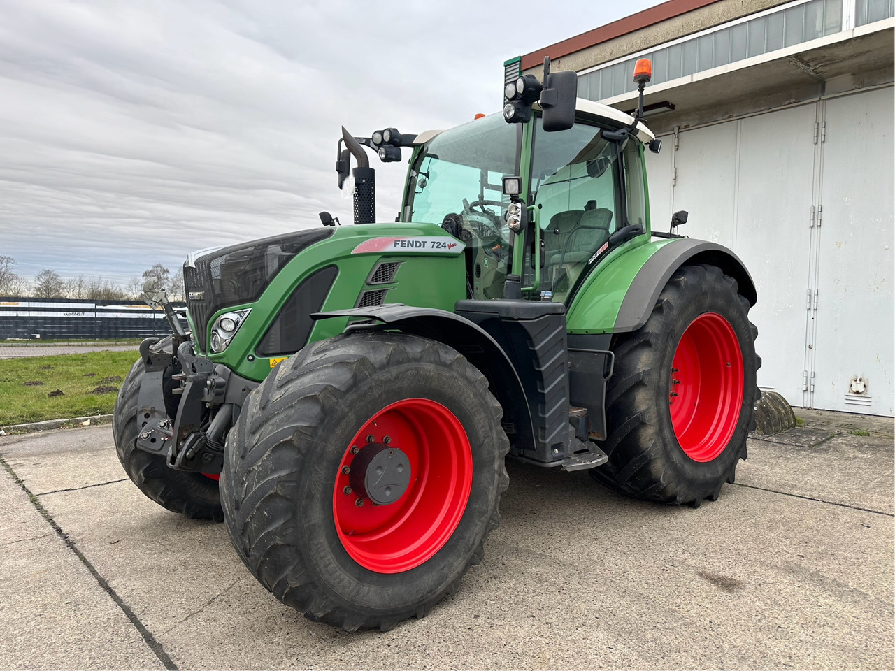 Fendt 724 Vario S4 Profi Plus - Traktorius: foto 1 Fendt 724 Vario S4 Profi Plus - Traktorius: foto 1