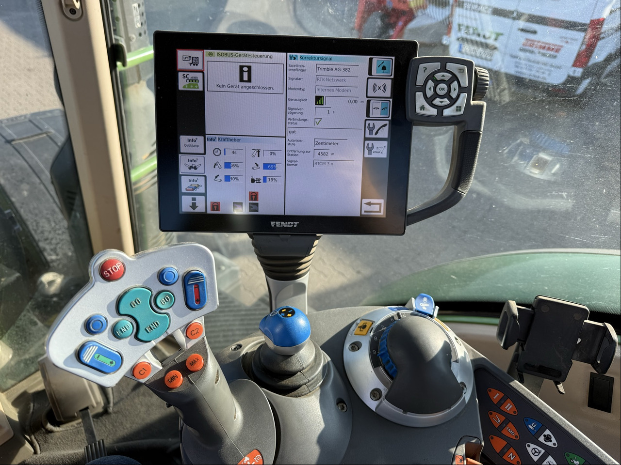 Fendt 724 Vario S4 ProfiPlus - Traktorius: foto 3 Fendt 724 Vario S4 ProfiPlus - Traktorius: foto 3