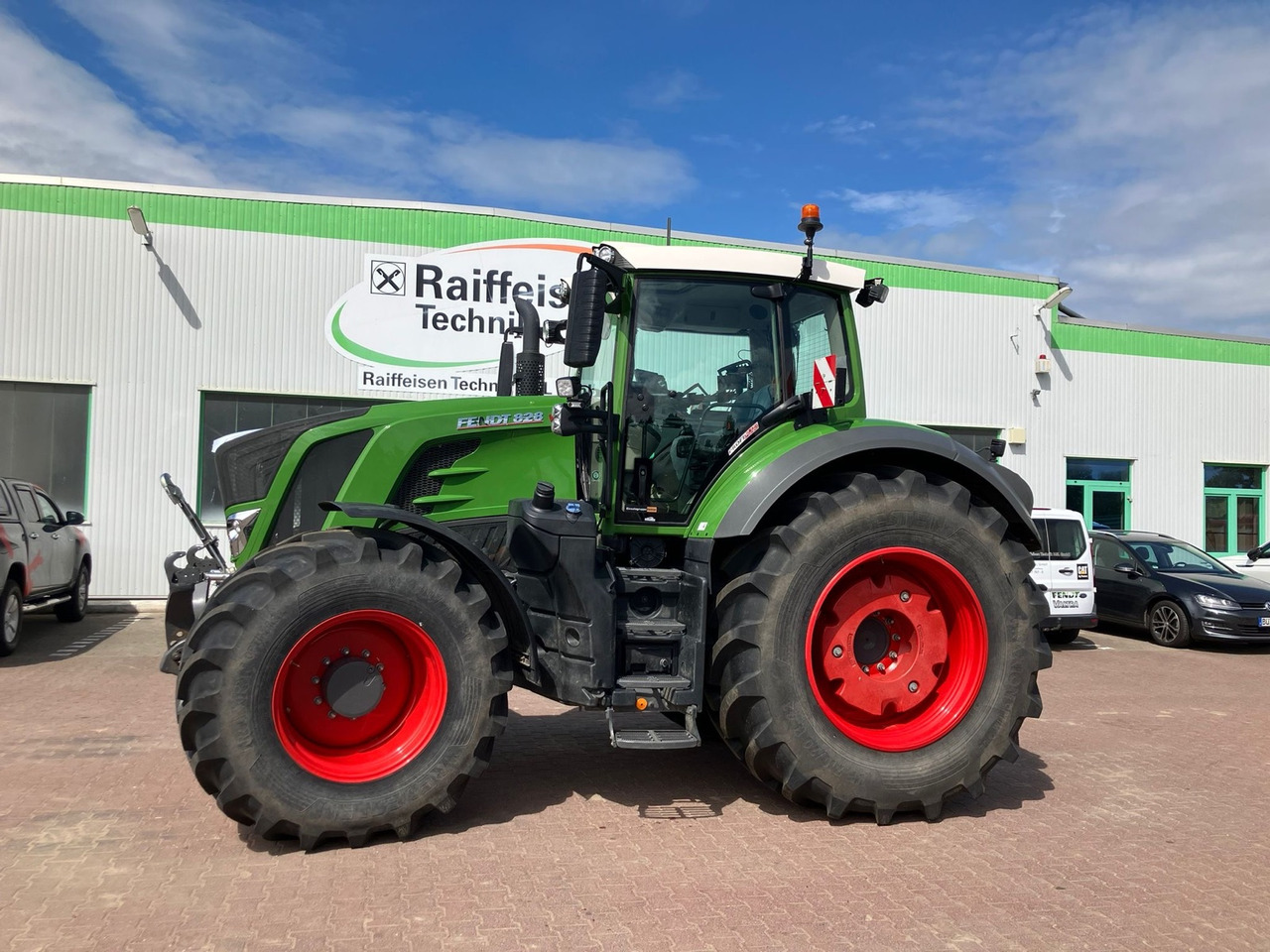 Fendt 828 Vario S4 Profi Plus - Traktorius: foto 1 Fendt 828 Vario S4 Profi Plus - Traktorius: foto 1