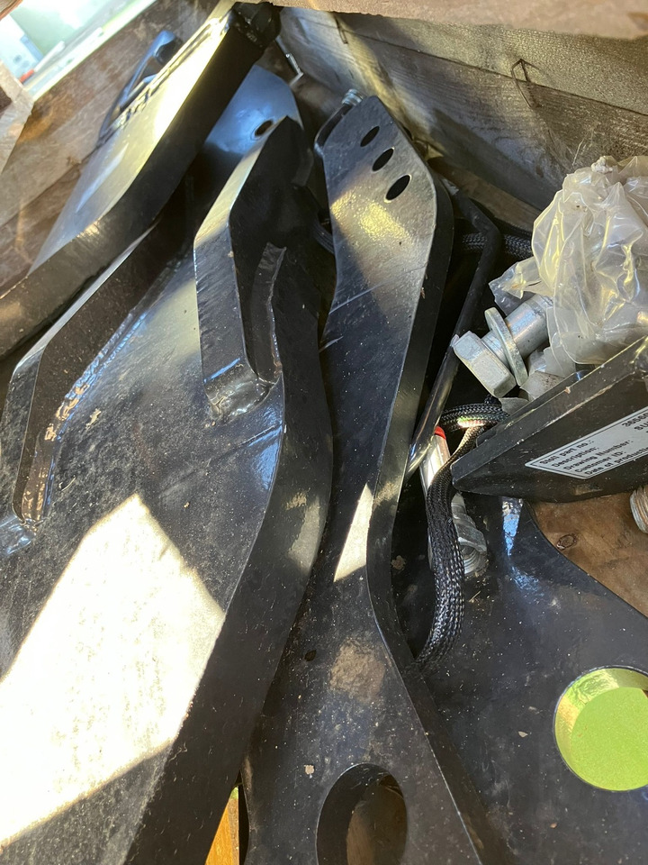 Fendt Frontlader - Anbauteile - Traktorius - frontalinis krautuvas: foto 2 Fendt Frontlader - Anbauteile - Traktorius - frontalinis krautuvas: foto 2