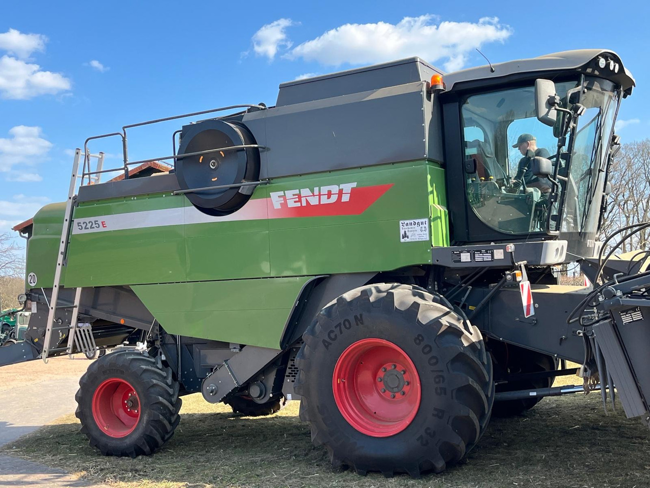 Fendt Mähdrescher 5225 E - Derliaus nuėmimo kombainas: foto 5 Fendt Mähdrescher 5225 E - Derliaus nuėmimo kombainas: foto 5