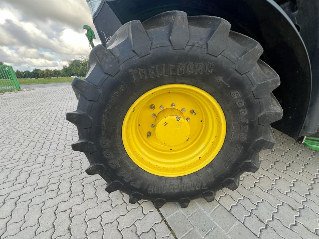 John Deere 6215 R - Traktorius: foto 4 John Deere 6215 R - Traktorius: foto 4