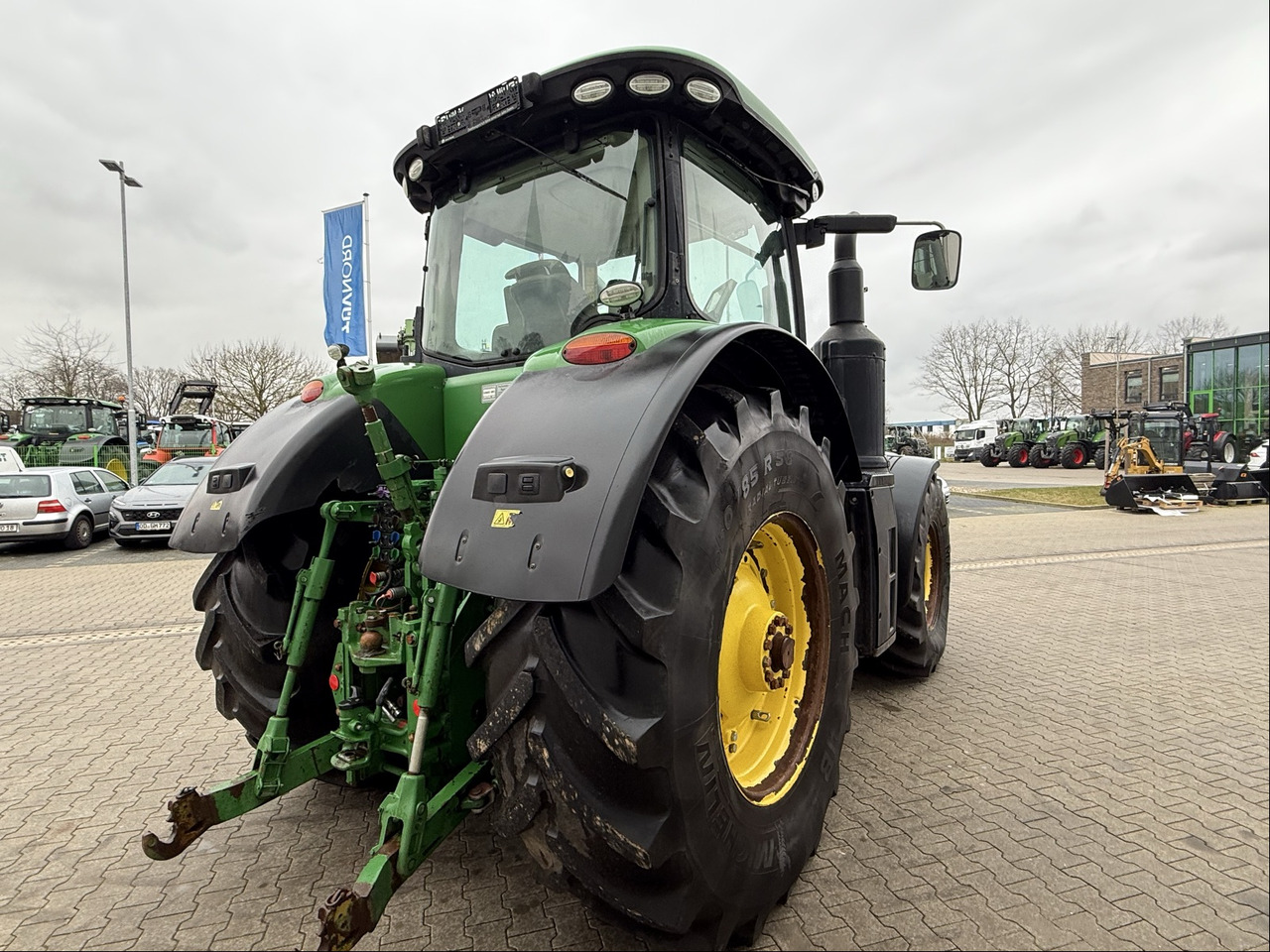 John Deere 8320 R E23 - Traktorius: foto 5 John Deere 8320 R E23 - Traktorius: foto 5