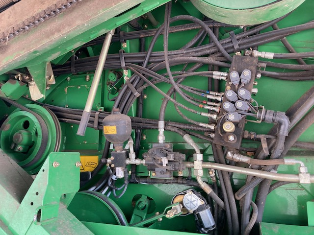 Derliaus nuėmimo kombainas John Deere T660 Hilmaster: foto 7