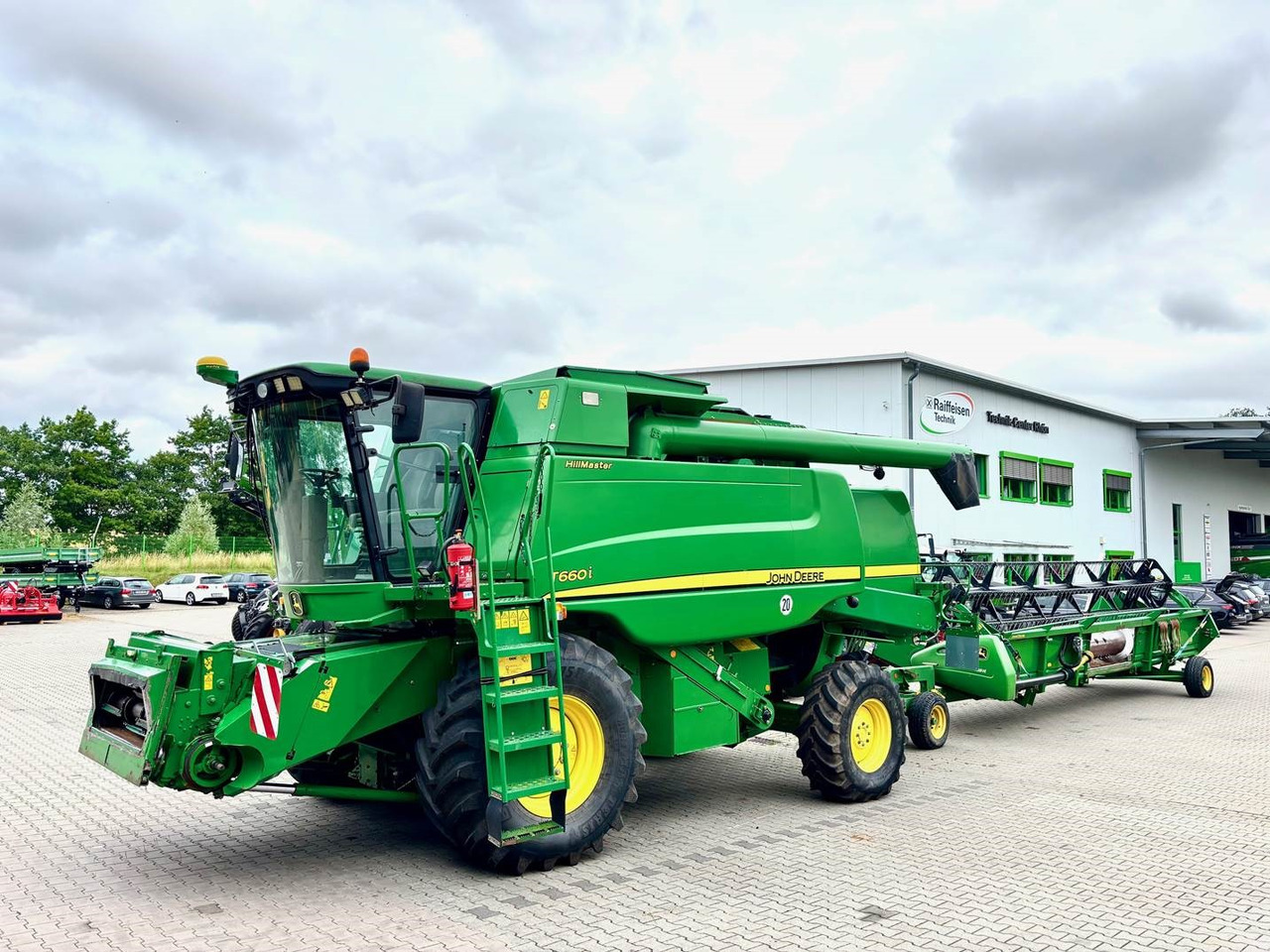 John Deere T660 i Hillmaster - Derliaus nuėmimo kombainas: foto 1 John Deere T660 i Hillmaster - Derliaus nuėmimo kombainas: foto 1
