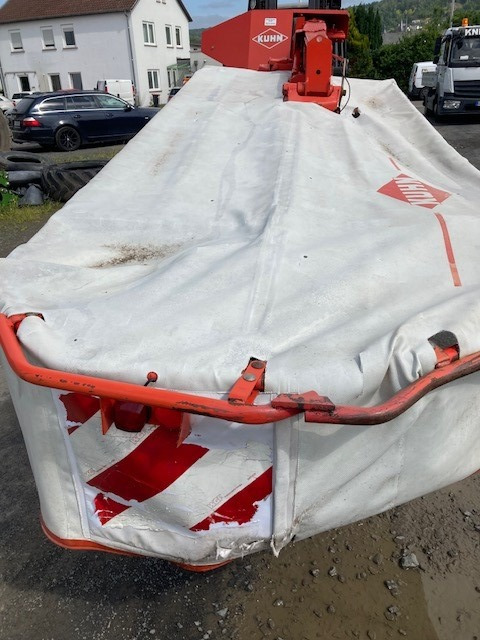 Kuhn GMD 902 Scheibenmähwerk - Šienapjovė: foto 5 Kuhn GMD 902 Scheibenmähwerk - Šienapjovė: foto 5
