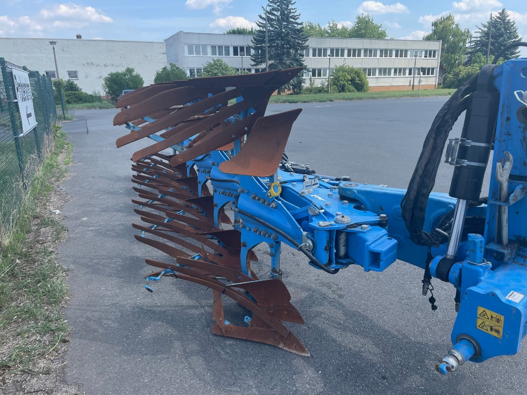 Lemken Juwel 10 - Plūgas: foto 1 Lemken Juwel 10 - Plūgas: foto 1