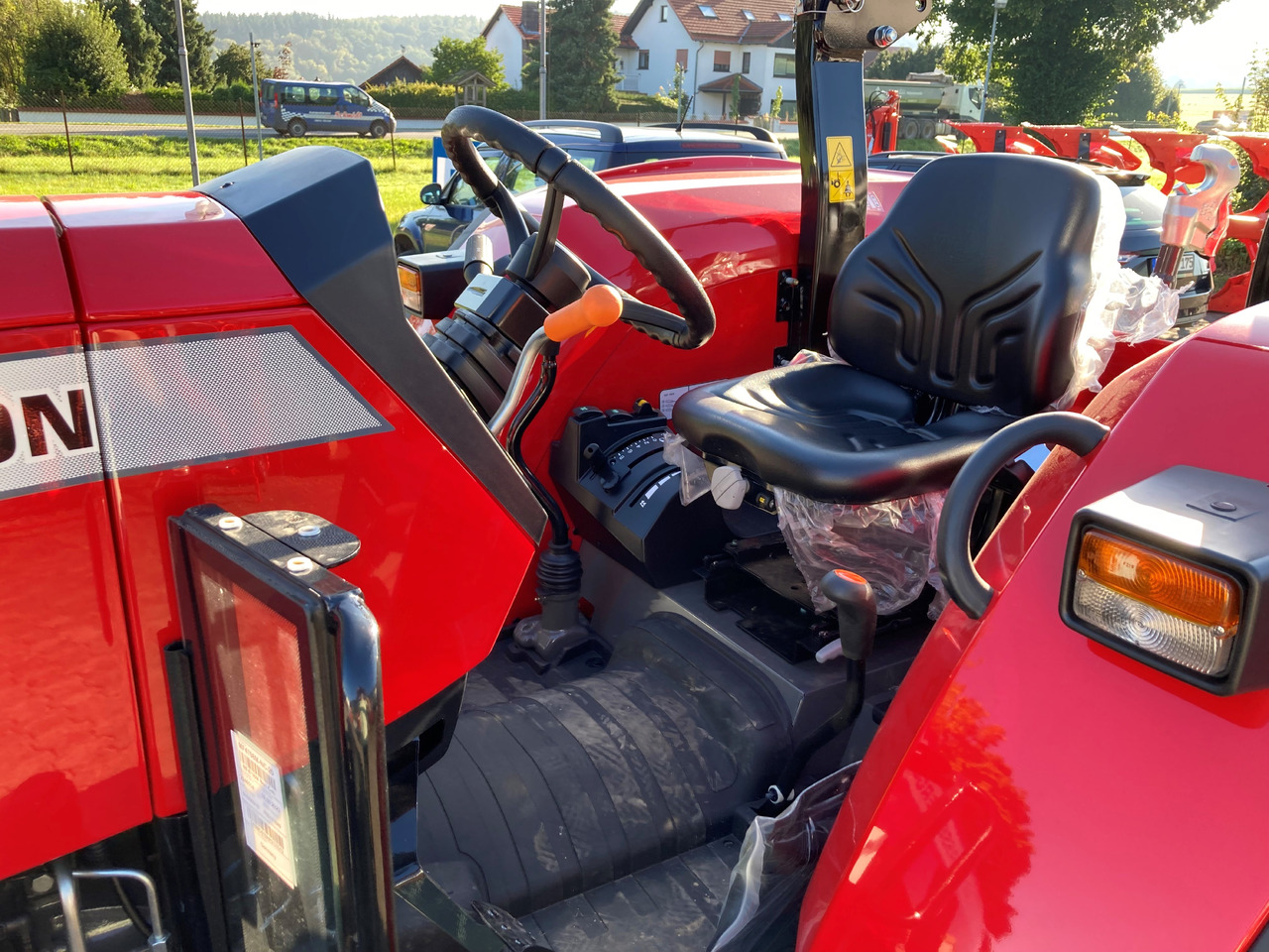 Massey Ferguson 4708 M Plattform Essential - Traktorius: foto 5 Massey Ferguson 4708 M Plattform Essential - Traktorius: foto 5